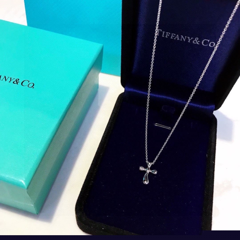 T*f*ny necklaces